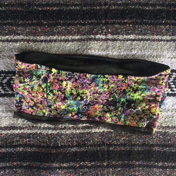 Colorful Lace Bandeau Bra - Picture 2 of 3